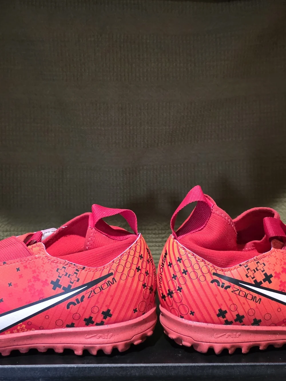 Kid's Athletic Slip-On Cleat Sneakers in Bright Red